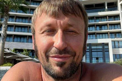 Rolls-Royce и Ferrari за миллион долларов: как &laquo;смотрящий&raquo; за PlayCity Андрей Астапов демонстрирует роскошь во время конфликта