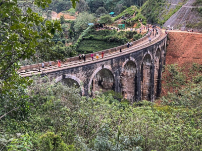 Элла и девятиарочный мост - главная достопримечательность горной Шри-Ланки
